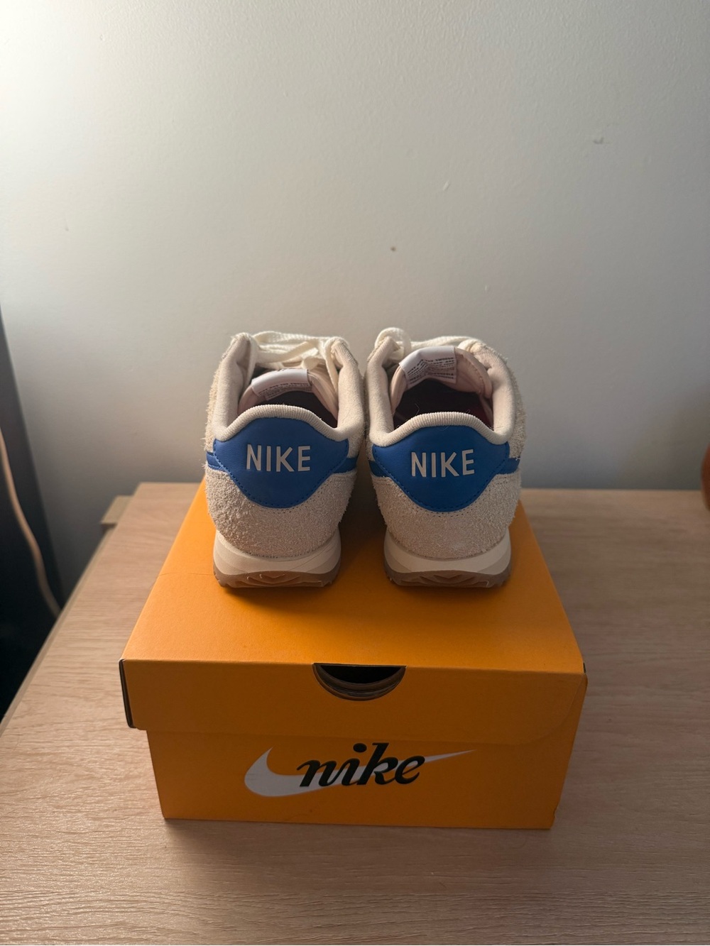 NWT nike cortez vintage sanddrift game royal (women’s) size 8 - Picture 7 of 9